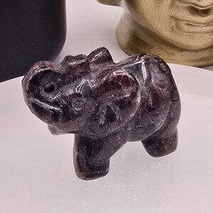 Garnet Elephant Sculpture – Strength, Protection & Grounded Energy